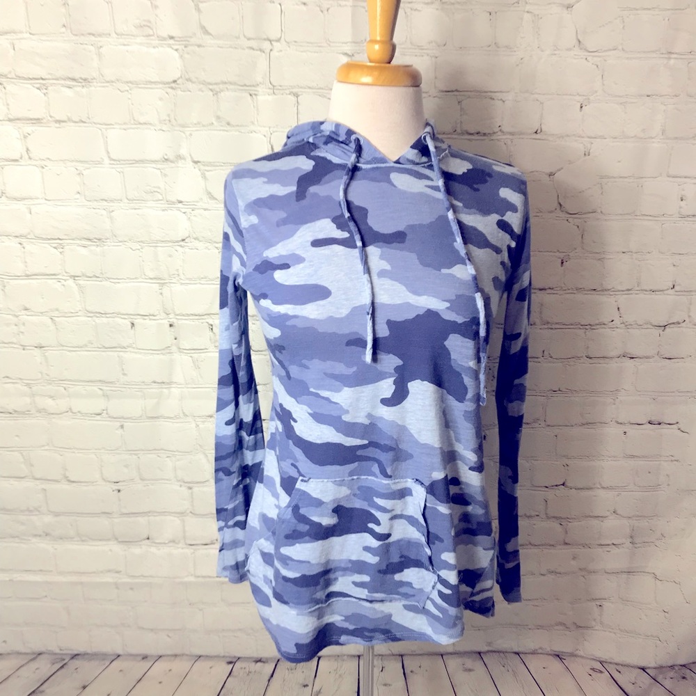 Vince Camuto blue-camo hoodie
